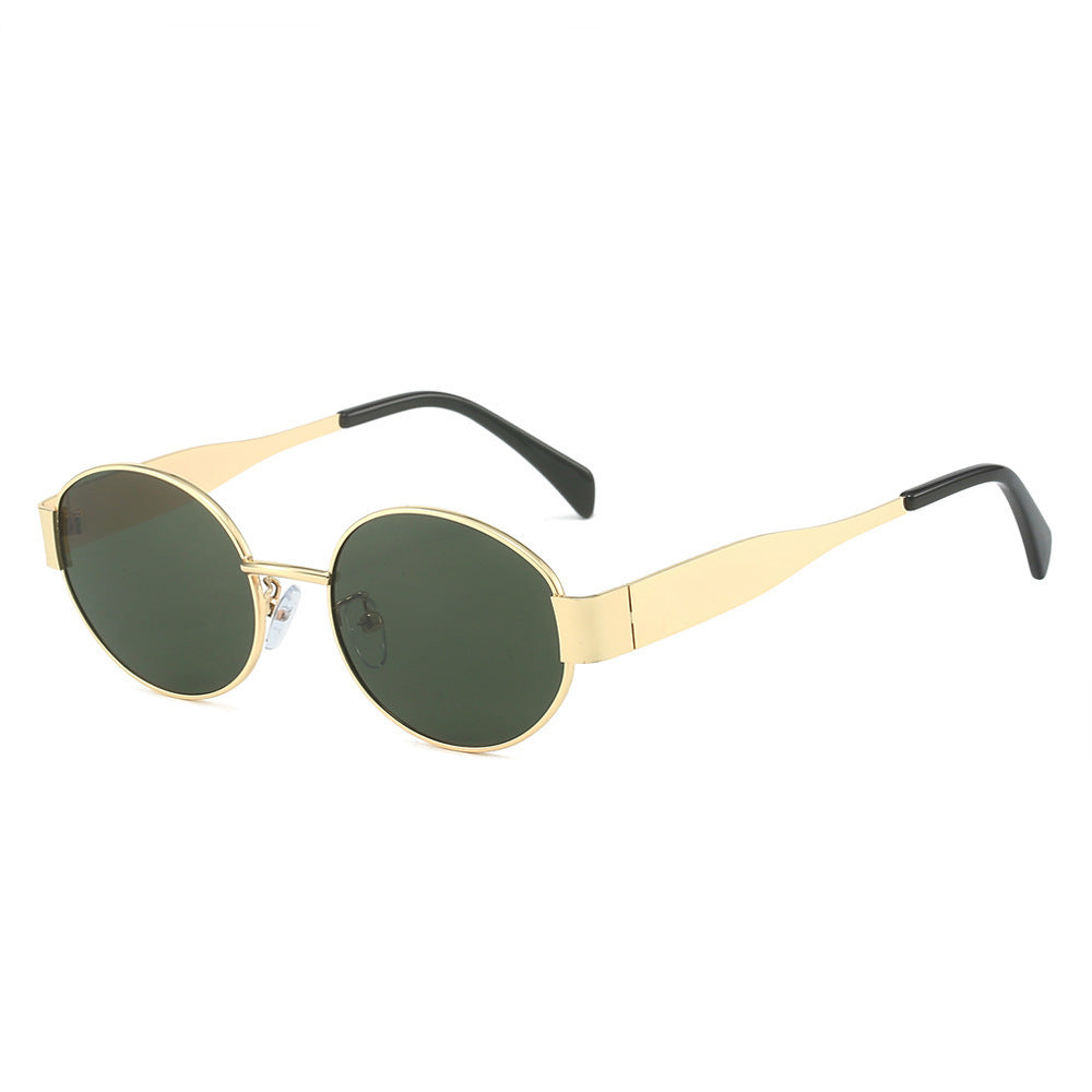 Close-up of oval lenses Luna Sunglasses